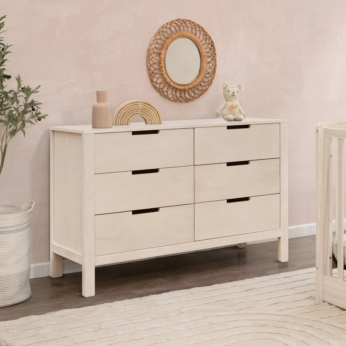 White 6-Drawer Dresser K63714
