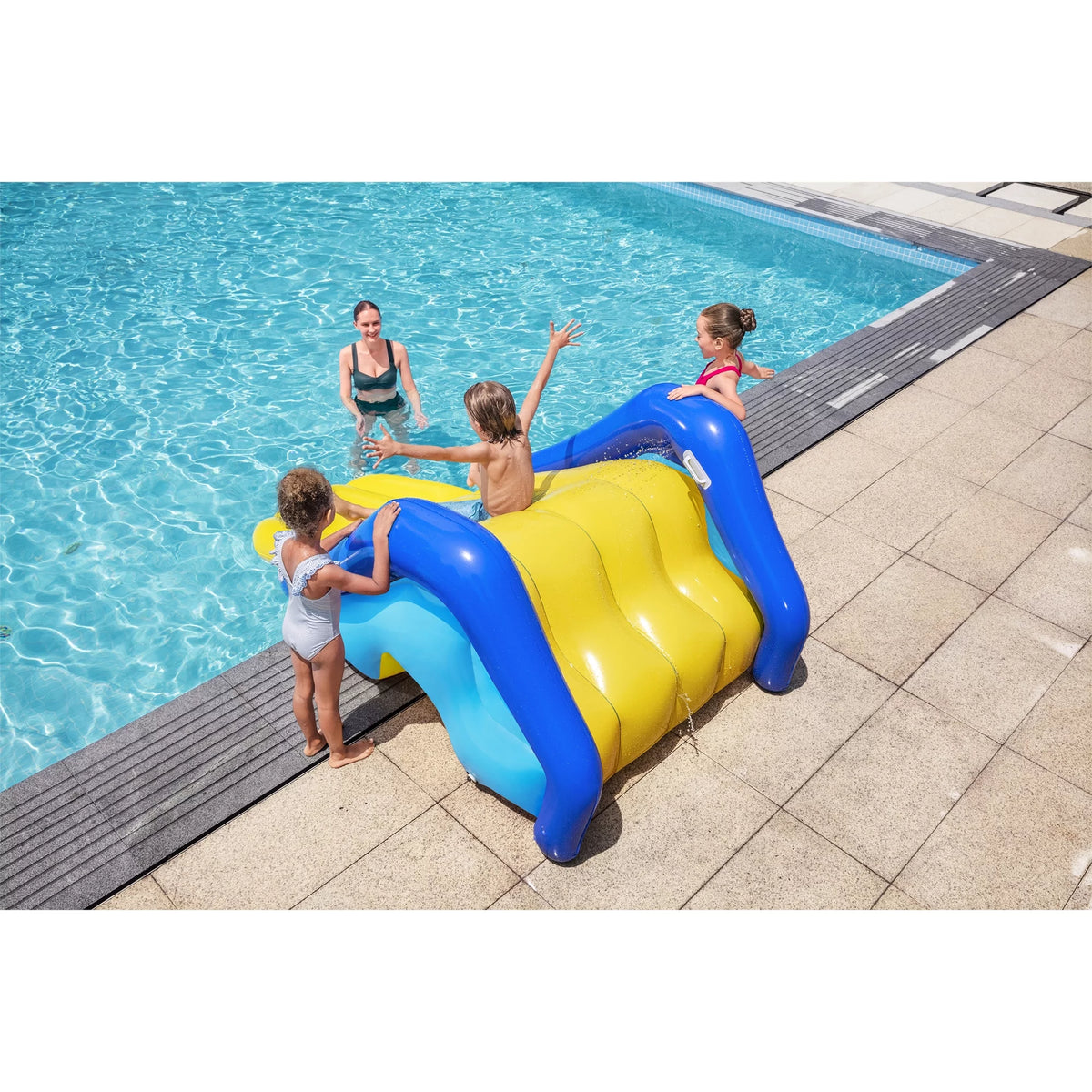 Giant Inflatable Pool Water Slide with Built-In Sprinkler J770