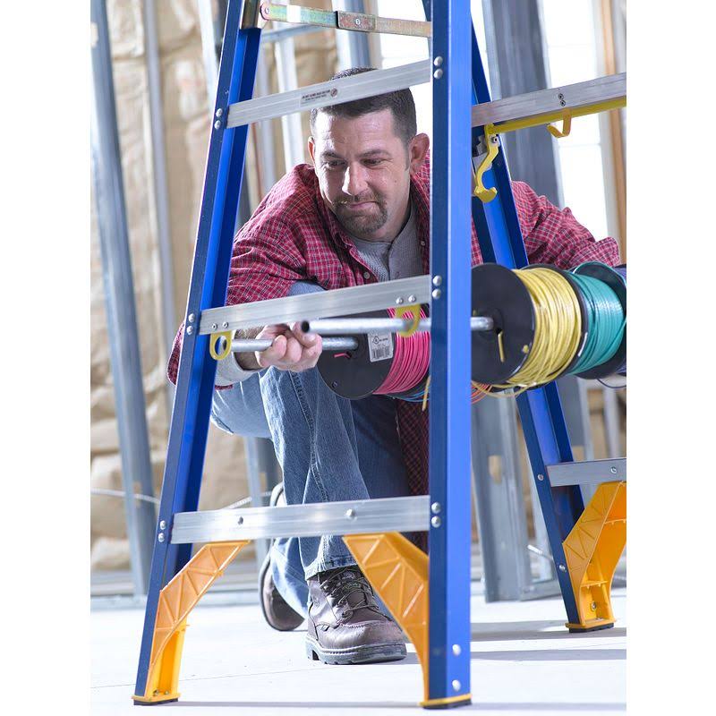 Fiberglass Stepladder, Type IAA, 375 lb. B205531