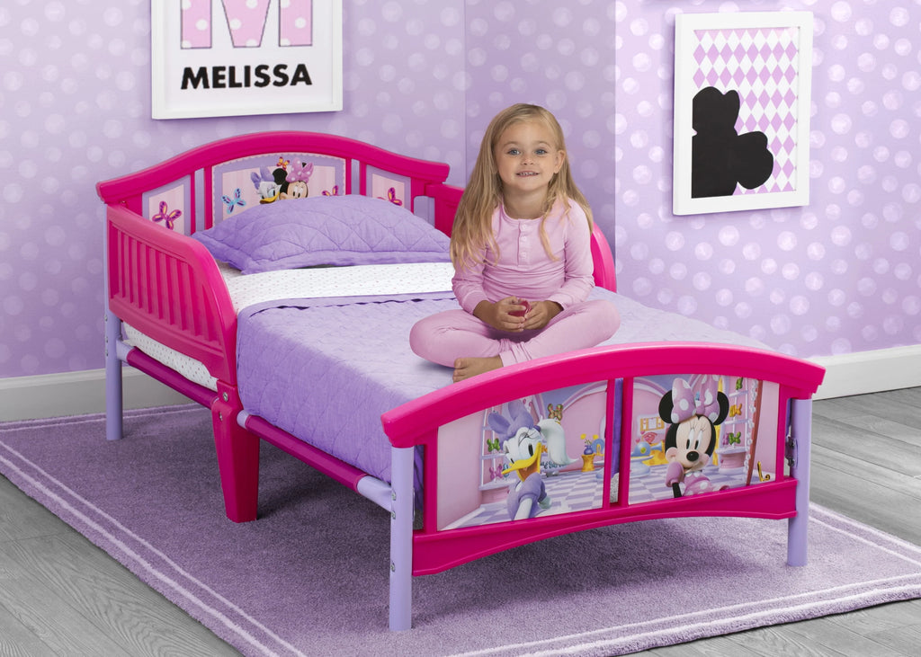 Pink Plastic Toddler Bed I551205