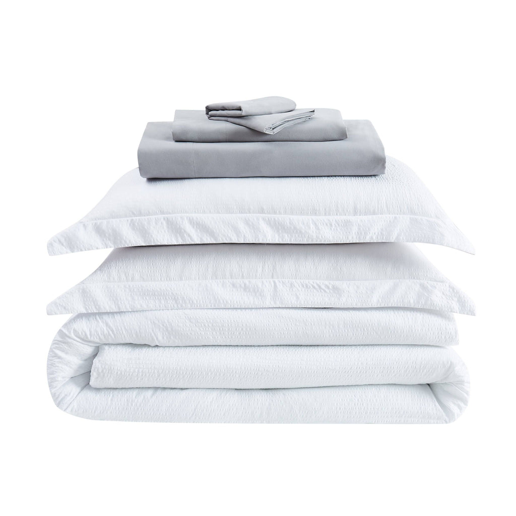 7 Piece Queen White Bed in A Bag D724802